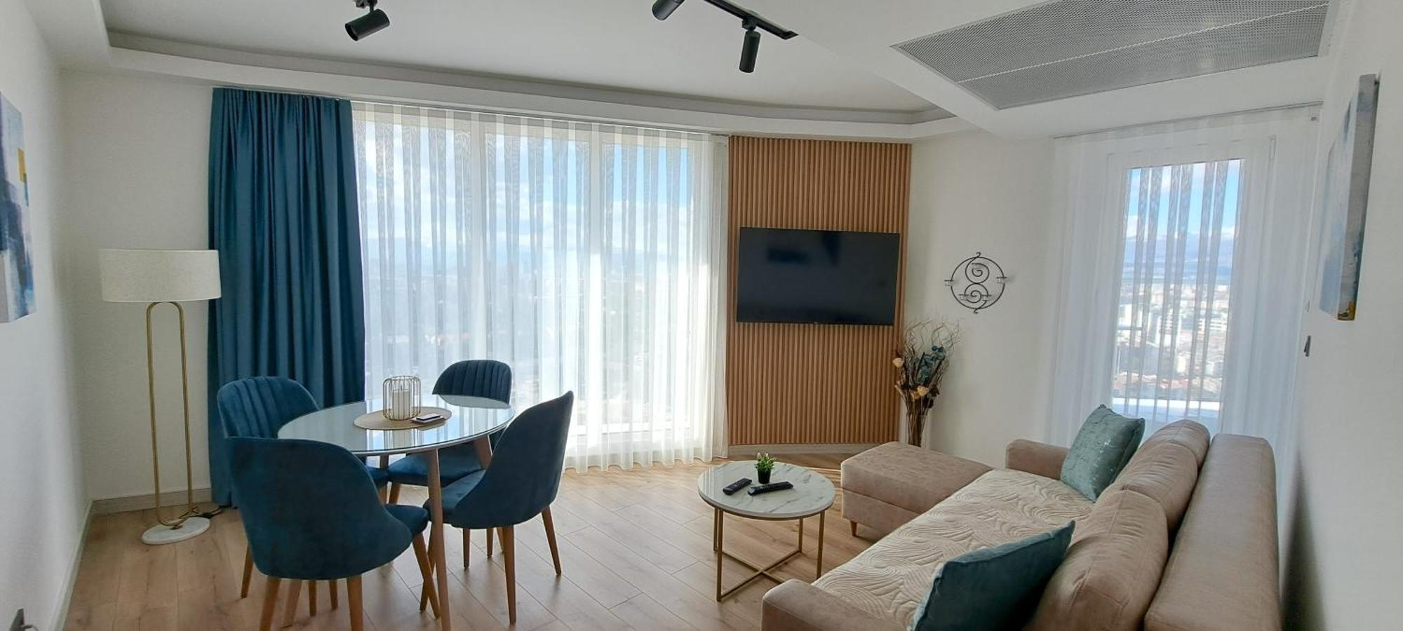 Luxury Condo On 18Th Floor With Pool, Fitness, Parking Included. สโกเปีย ภายนอก รูปภาพ