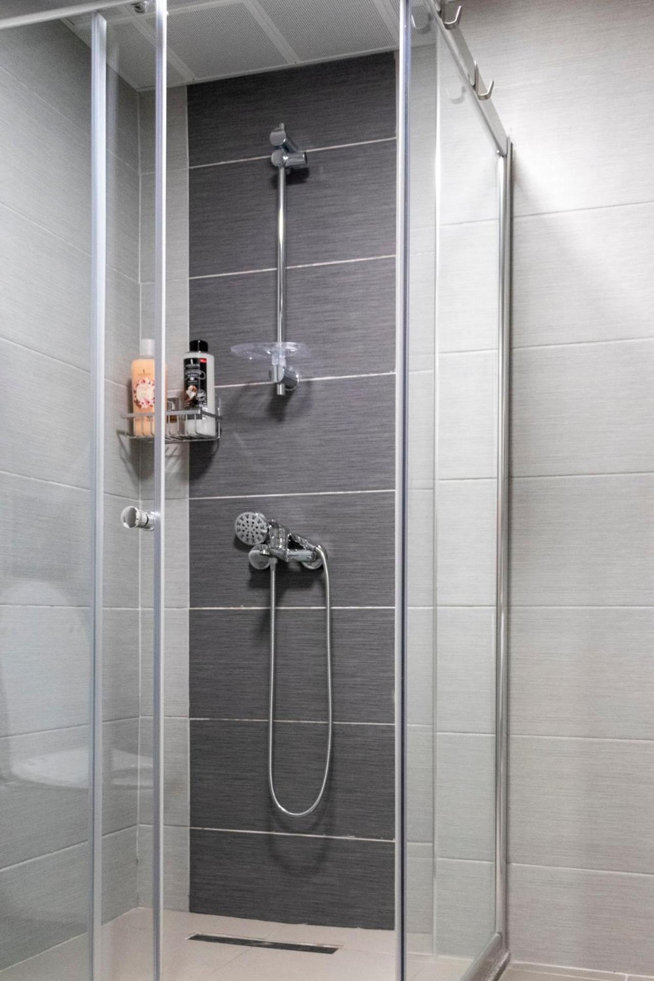 Luxury Condo On 18Th Floor With Pool, Fitness, Parking Included. สโกเปีย ภายนอก รูปภาพ