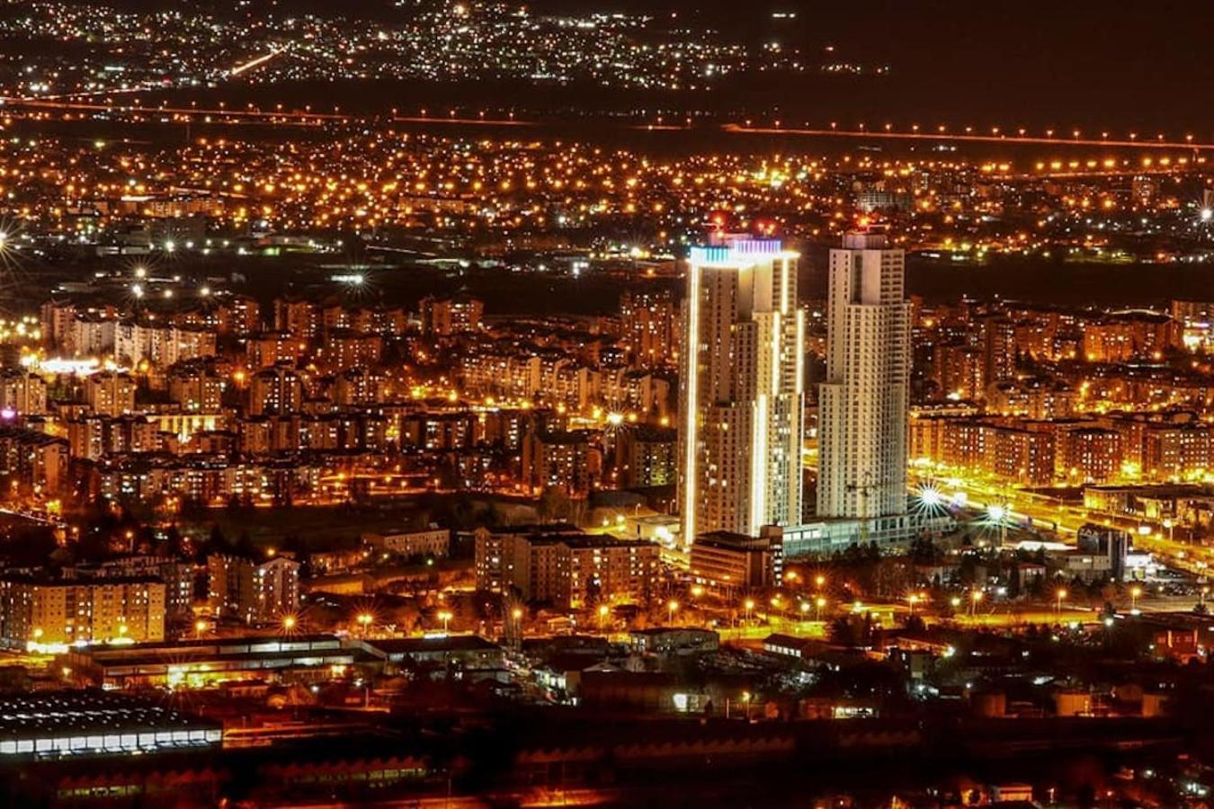 Luxury Condo On 18Th Floor With Pool, Fitness, Parking Included. สโกเปีย ภายนอก รูปภาพ