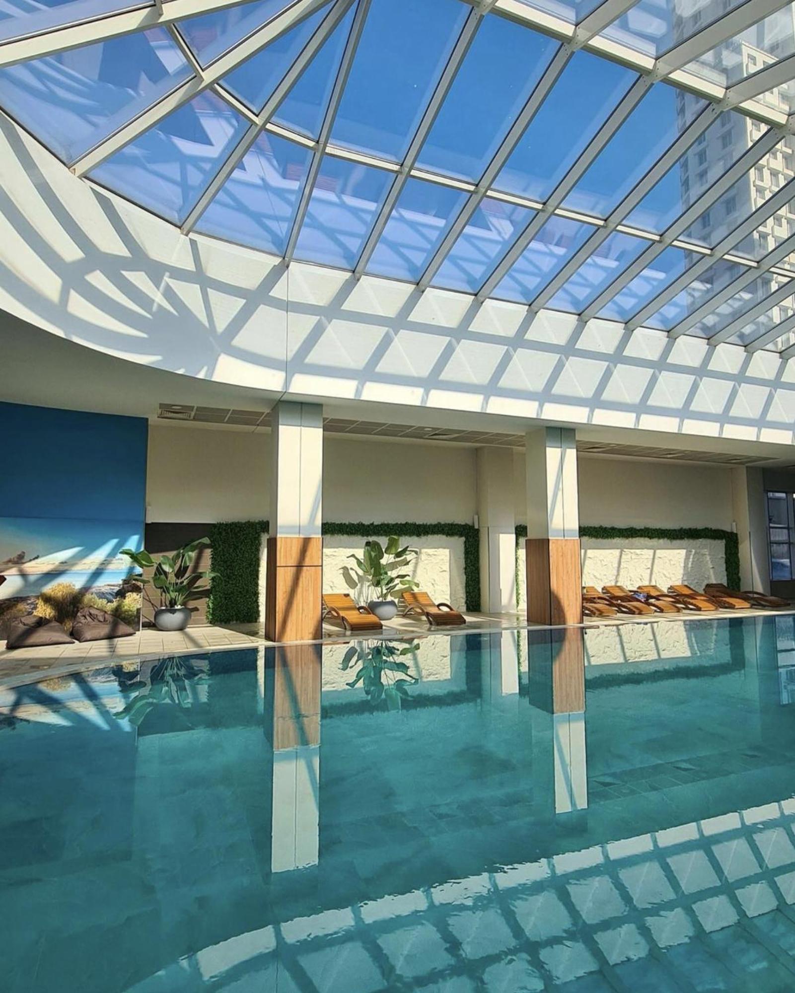 Luxury Condo On 18Th Floor With Pool, Fitness, Parking Included. สโกเปีย ภายนอก รูปภาพ